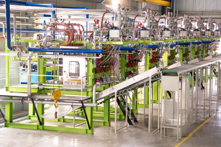 ép xốp định hình bằng máy móc